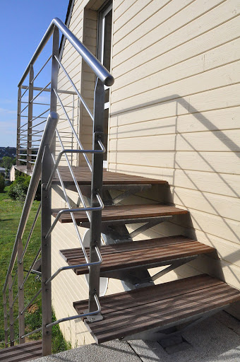 escalier extérieur métal bois