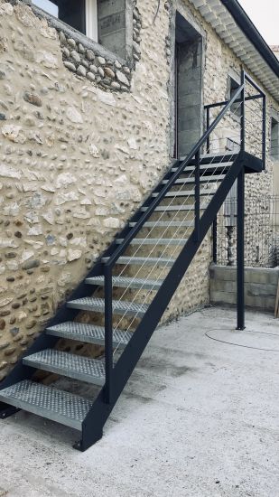 Escalier avec palier d’arrivée